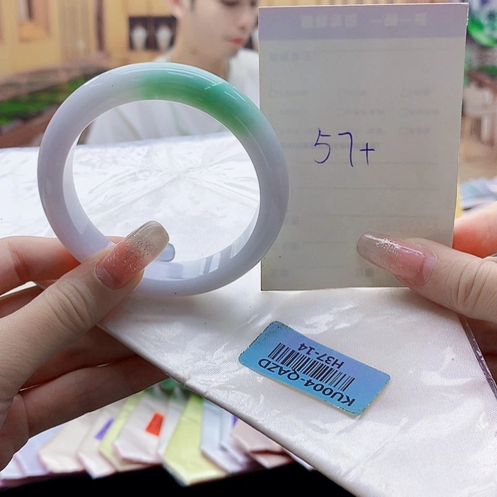 翡翠手镯未镶嵌Bbb
