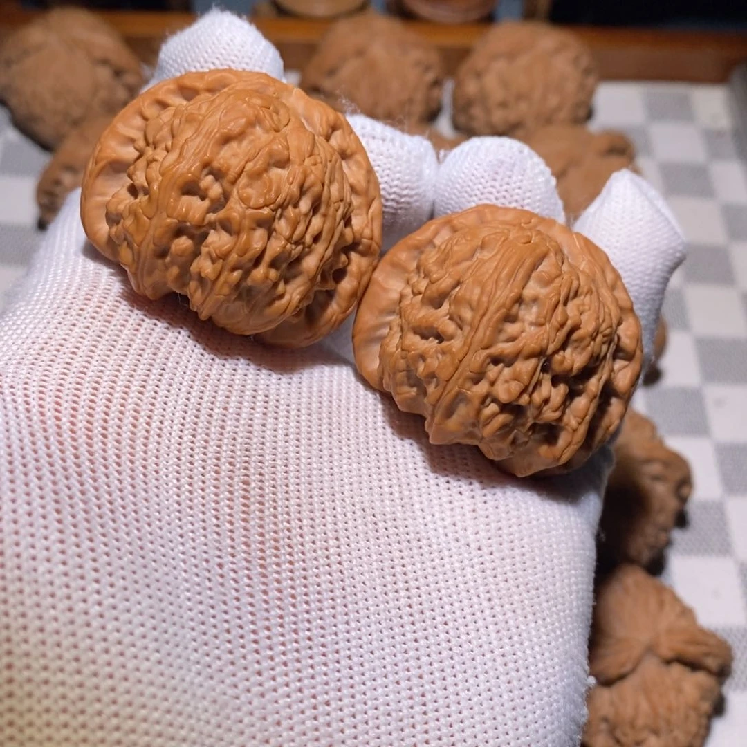 文玩核桃吊坠杜****人白狮子