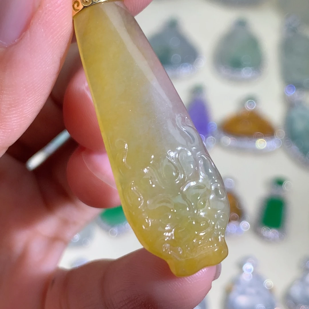 翡翠18K金镶嵌吊坠(不含链)仿古牌