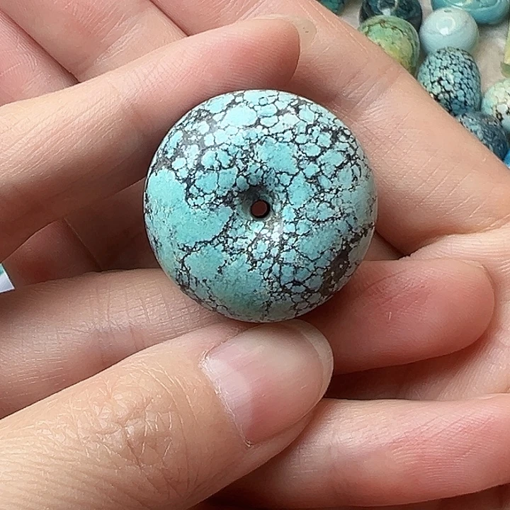 绿松石未镶嵌颈饰