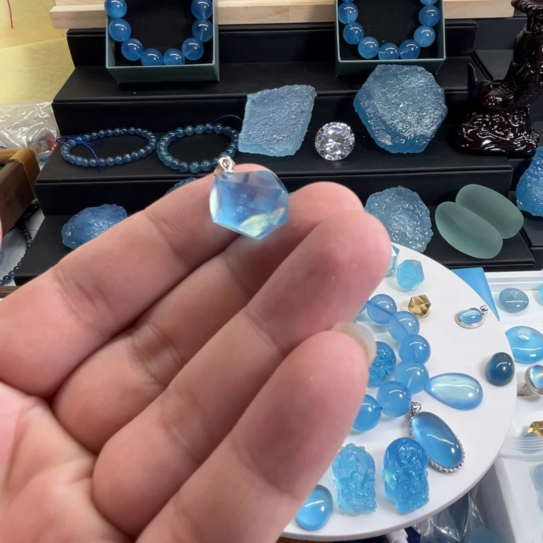 各***！海蓝吊坠直播间截图