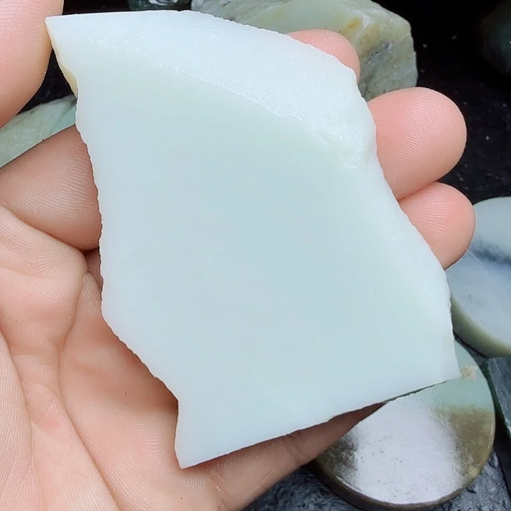 未镶嵌和田玉（糖玉）珠宝奇石