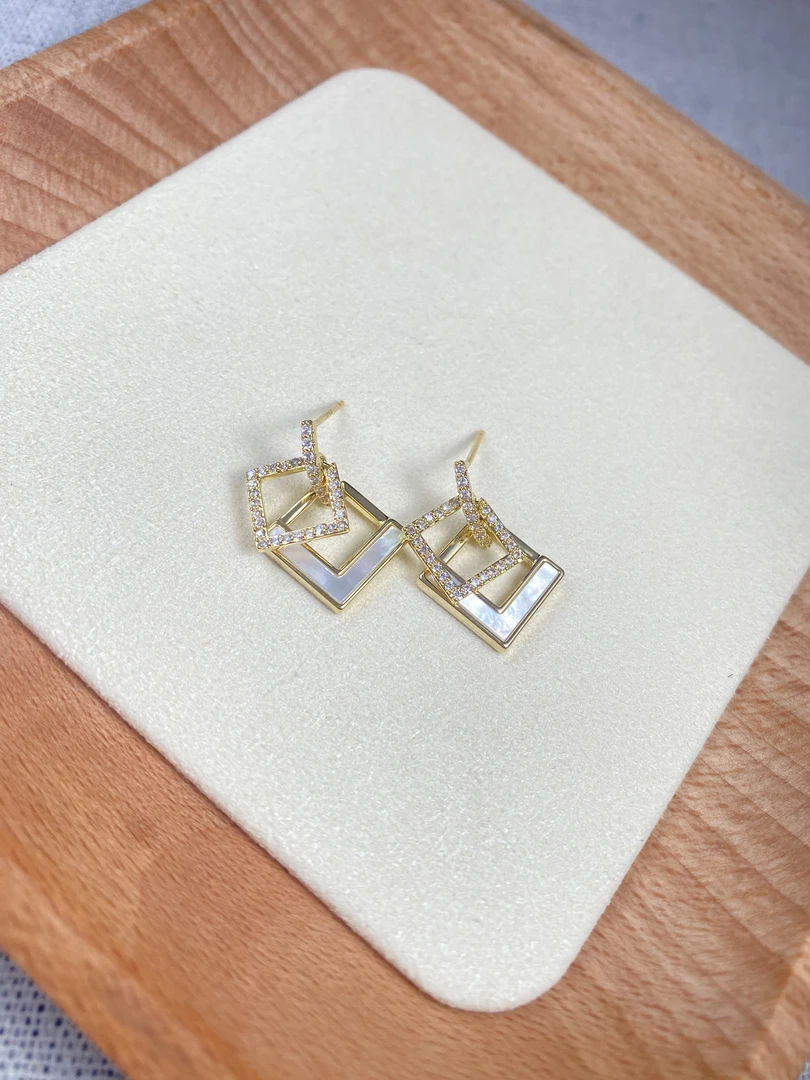 铜合金耳饰 金色日韩几何图案女浅金耳环饰品素款百搭轻奢ins精致