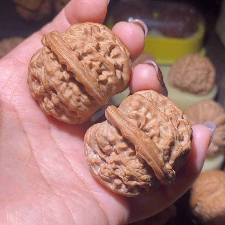 文玩核桃吊坠全品白狮子39.5