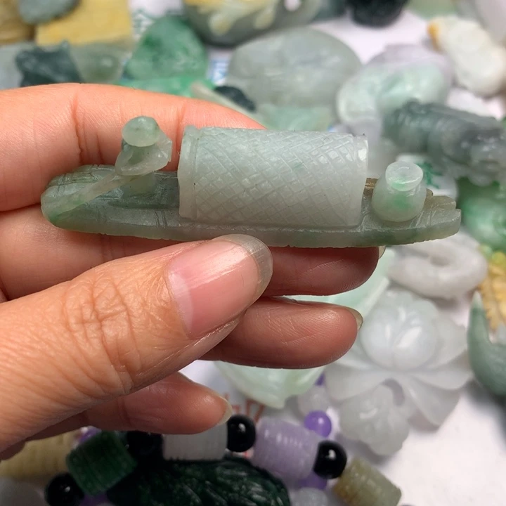 梅***姐定制翡翠未镶嵌翡翠