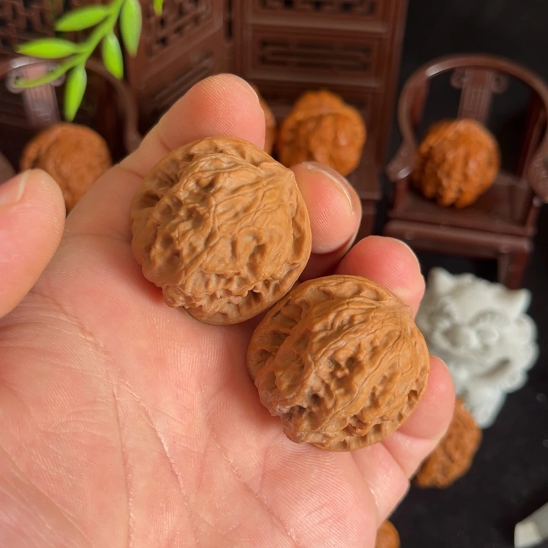 文玩核桃把件36野狼