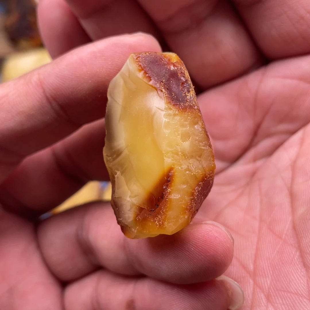 定制琥珀未镶嵌蜜蜡