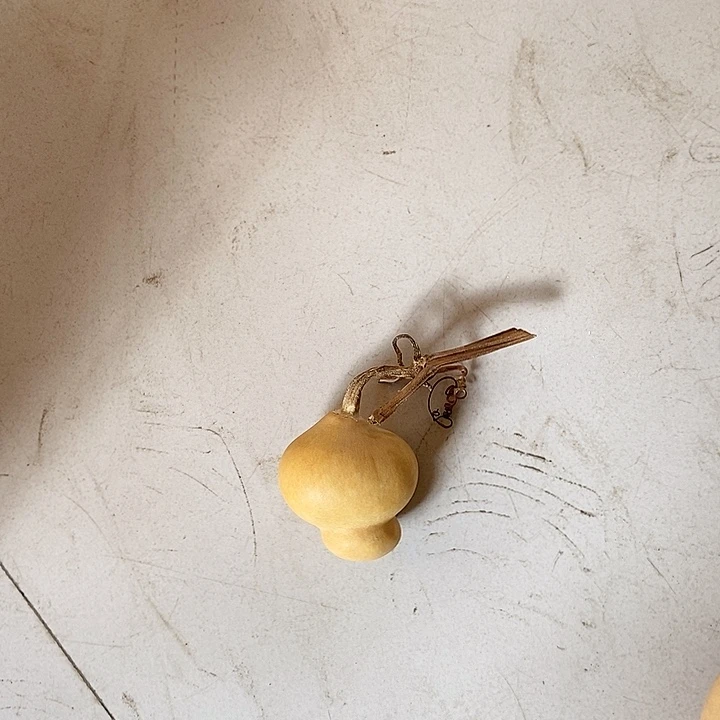 w d yi h fe d v j