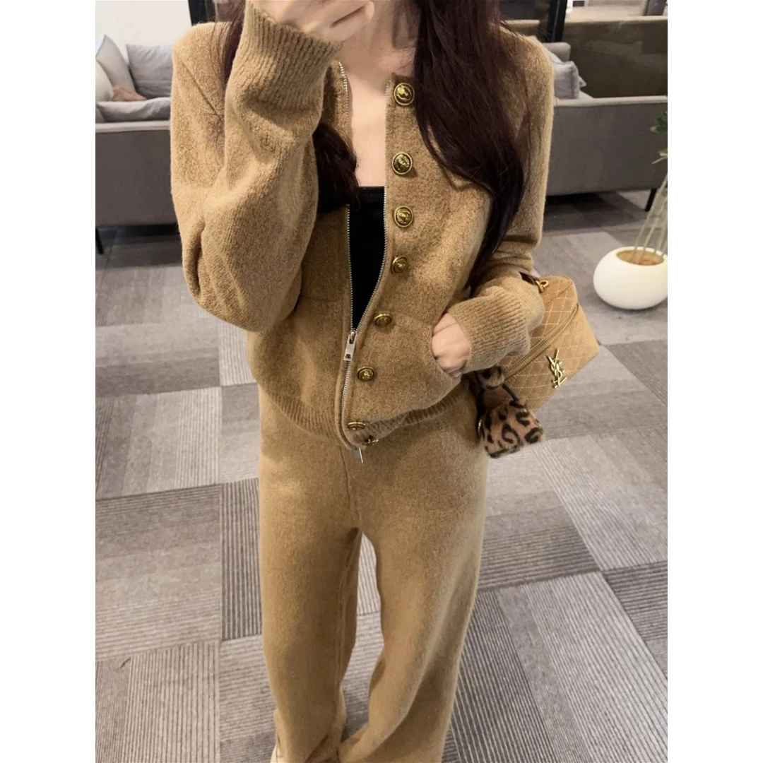 今年流行的女装套装2025新款休闲慵懒风加厚针织开衫休闲裤两件套