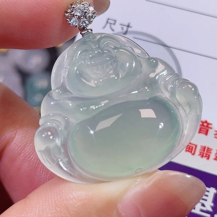 翡翠18K金镶嵌颈饰佛公