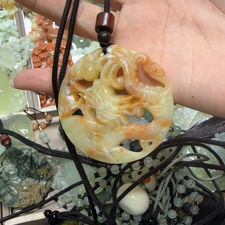 蛇纹石玉吊坠未镶嵌