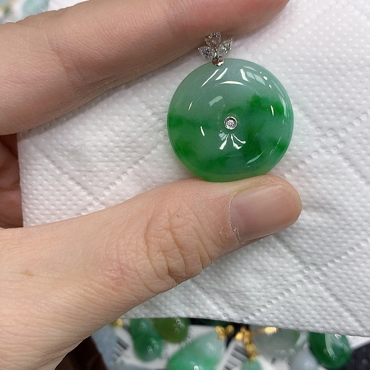 颈饰18K金镶嵌翡翠12355778889