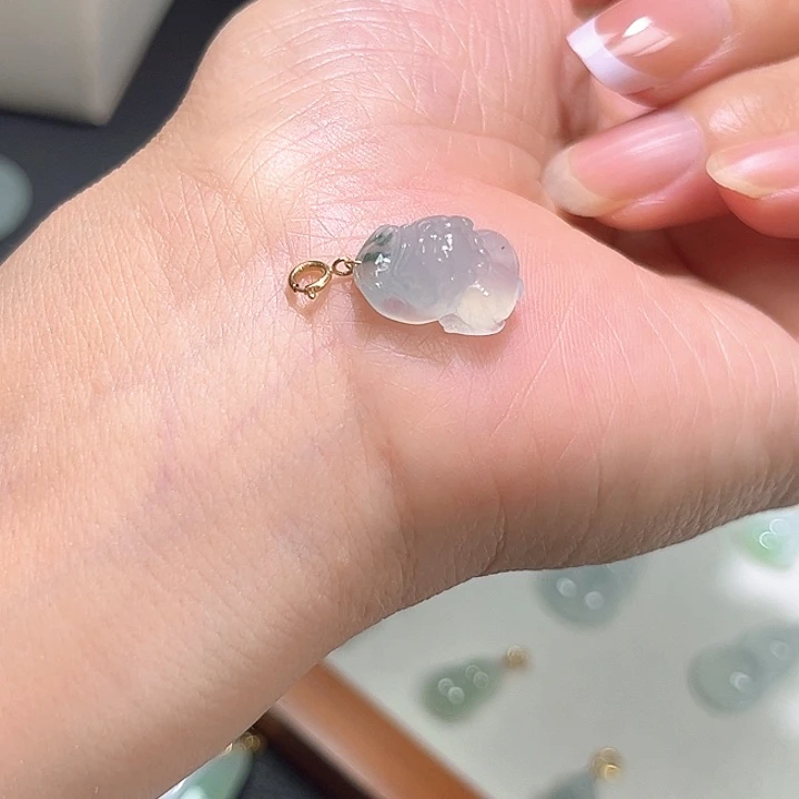 翡翠18K金镶嵌颈饰