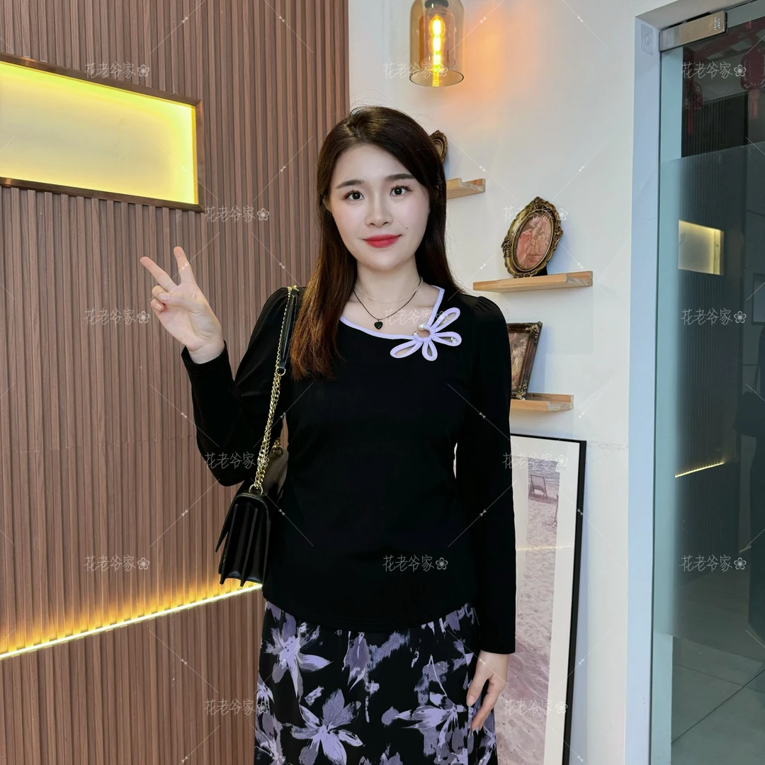 【有套装】花老爷微胖新款大码女装设计感镂空拼条花朵上衣HLY3537