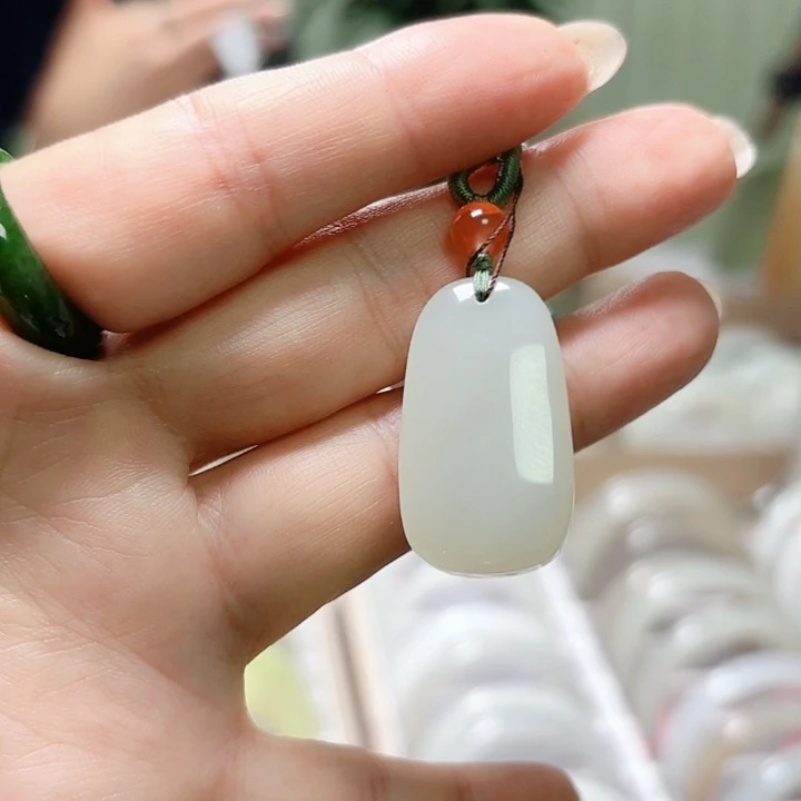 颈饰未镶嵌和田玉无事牌