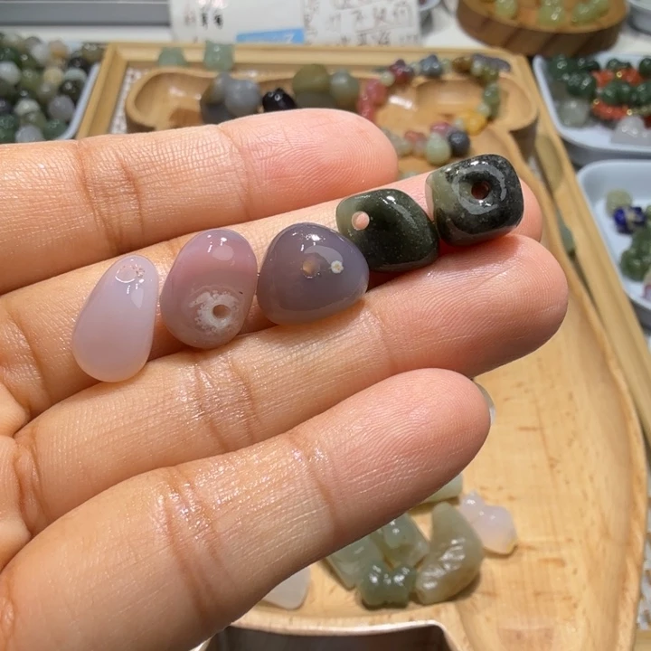 和田玉未镶嵌珠宝半成品