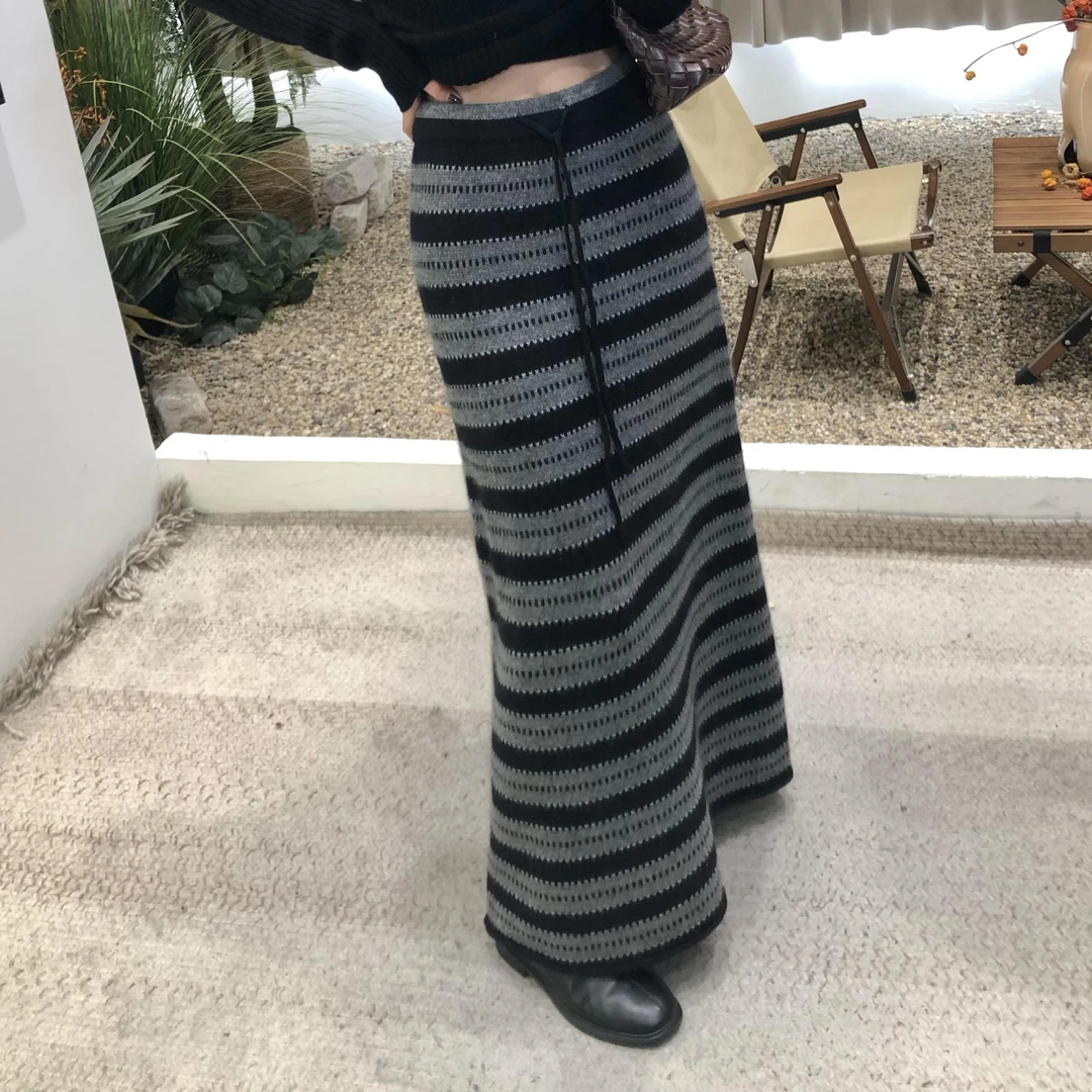 韩系慵懒风复古撞色条纹抽绳2026显瘦百搭羊毛针织直筒半身群长裙