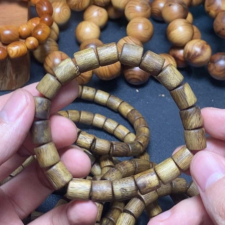 香料20号绿奇楠桶珠