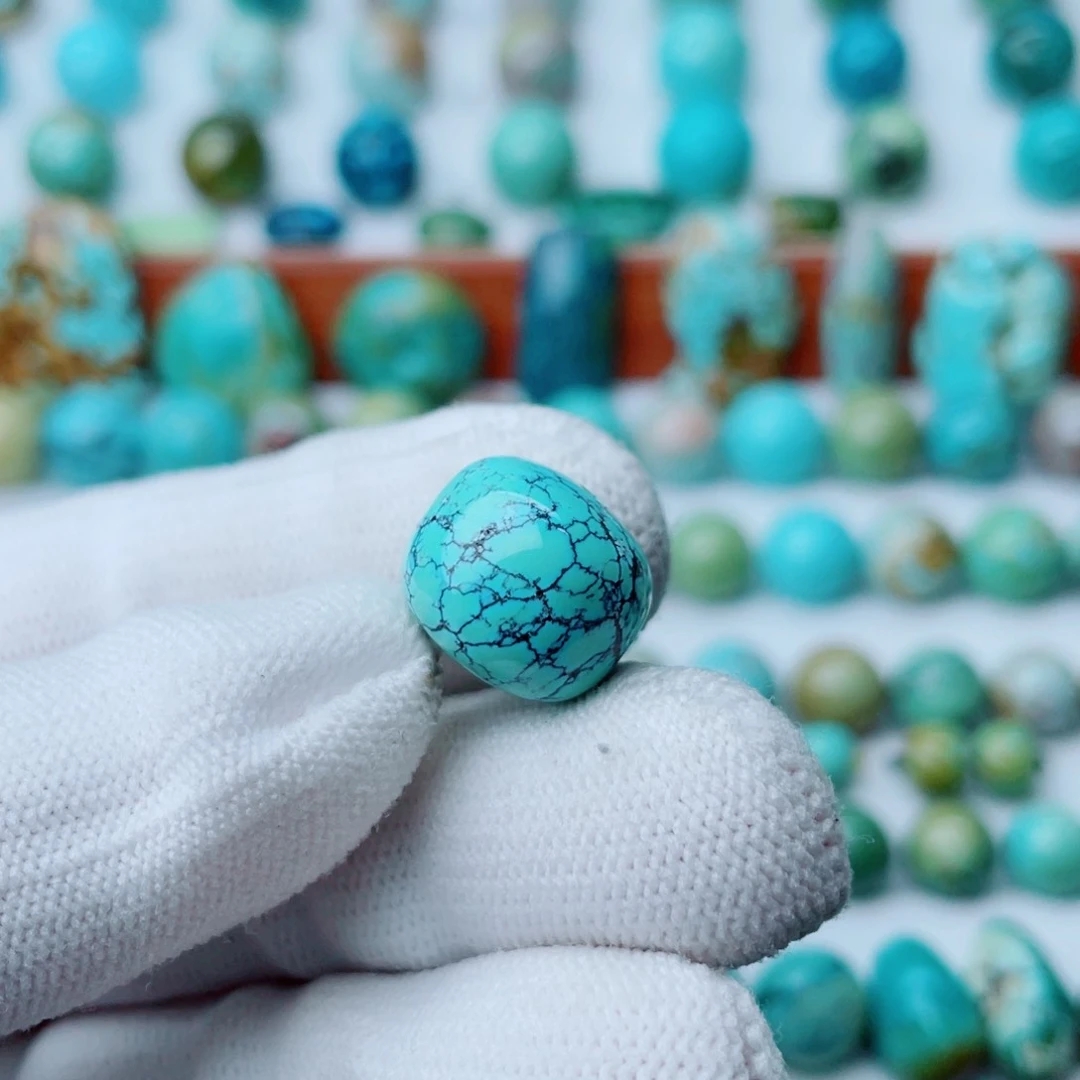 未镶嵌绿松石珠宝奇石