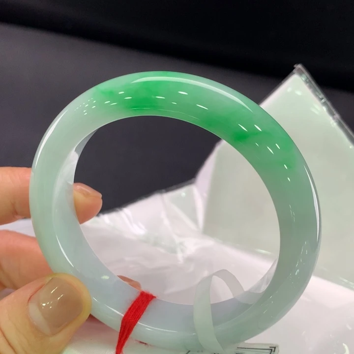 翡翠手镯未镶嵌正圈56