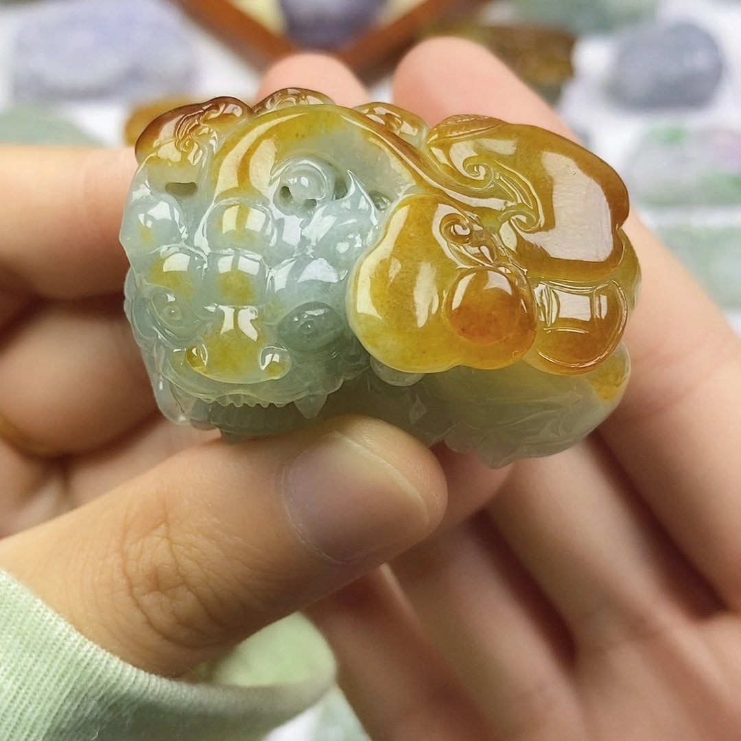 颈饰未镶嵌翡翠貔貅