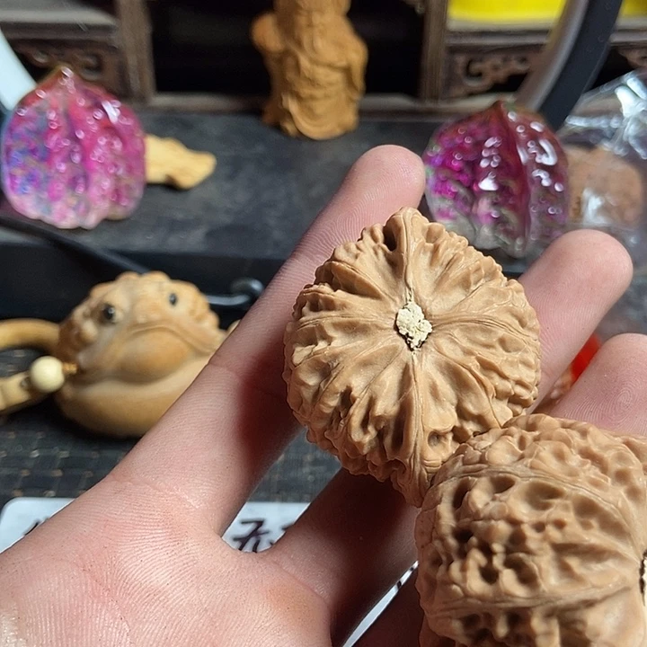 文玩核桃吊坠我****情宫灯