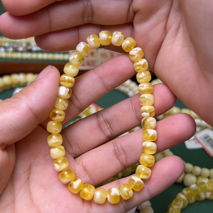 蜜蜡未镶嵌珠宝奇石