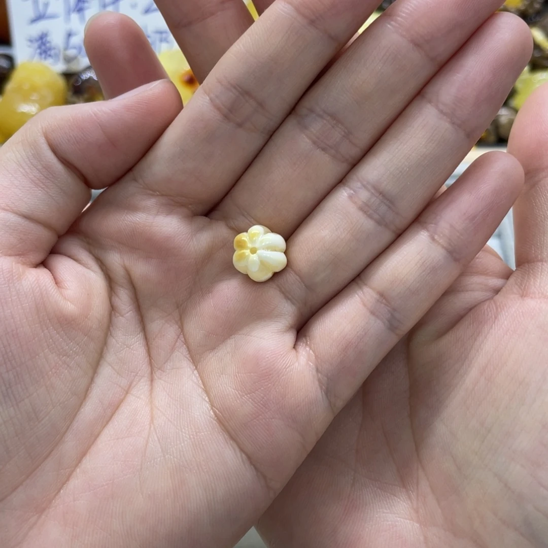 .****裸石琥珀未镶嵌梦娇 存