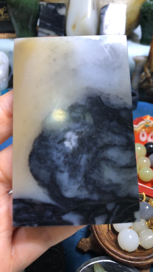 和田玉籽料_墨玉