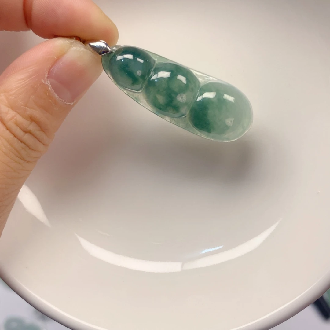 翡翠未镶嵌颈饰111