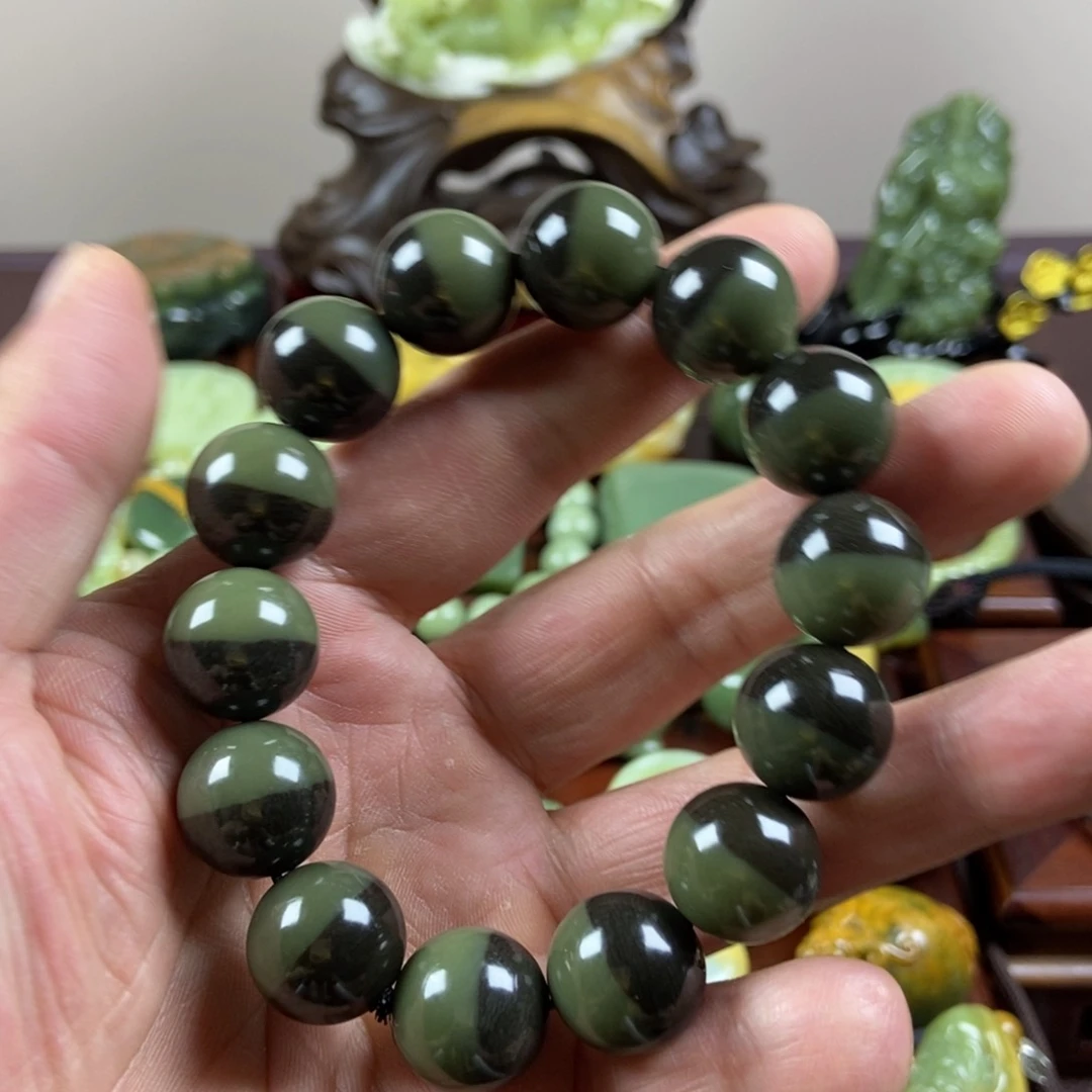 岫岩老玉（透闪石质玉）未镶嵌珠宝奇石