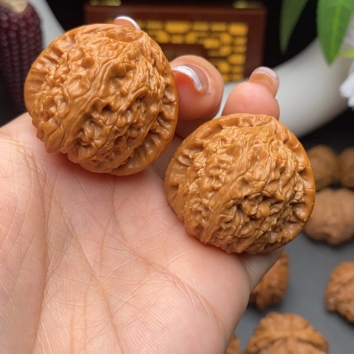 文玩核桃把件三角白