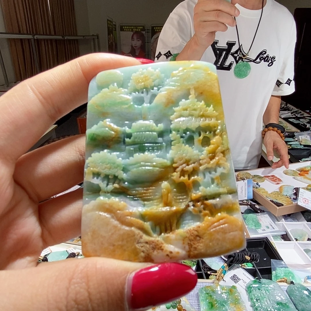 翡翠未镶嵌颈饰翡翠