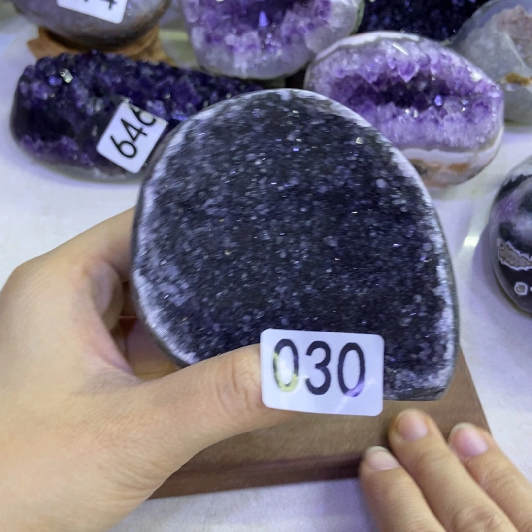 紫晶未镶嵌大型摆件（非配饰）