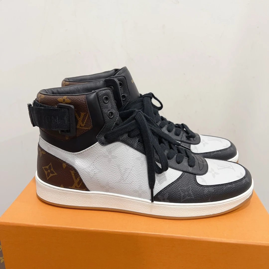 全新未使用 LV 安洁利严选平底鞋 尺码43成色看直播 GSS24130