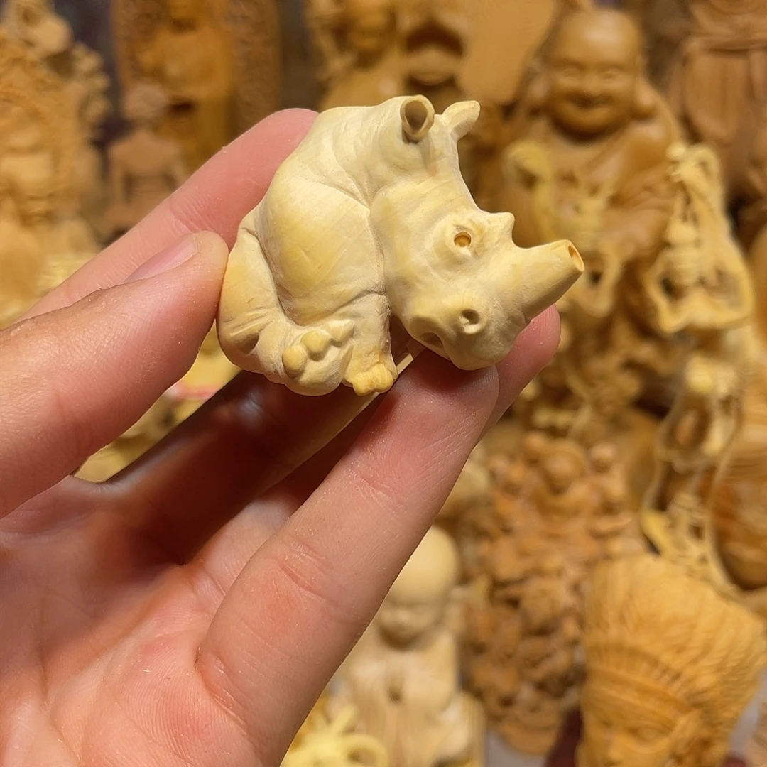 黄杨木瑕疵小犀牛