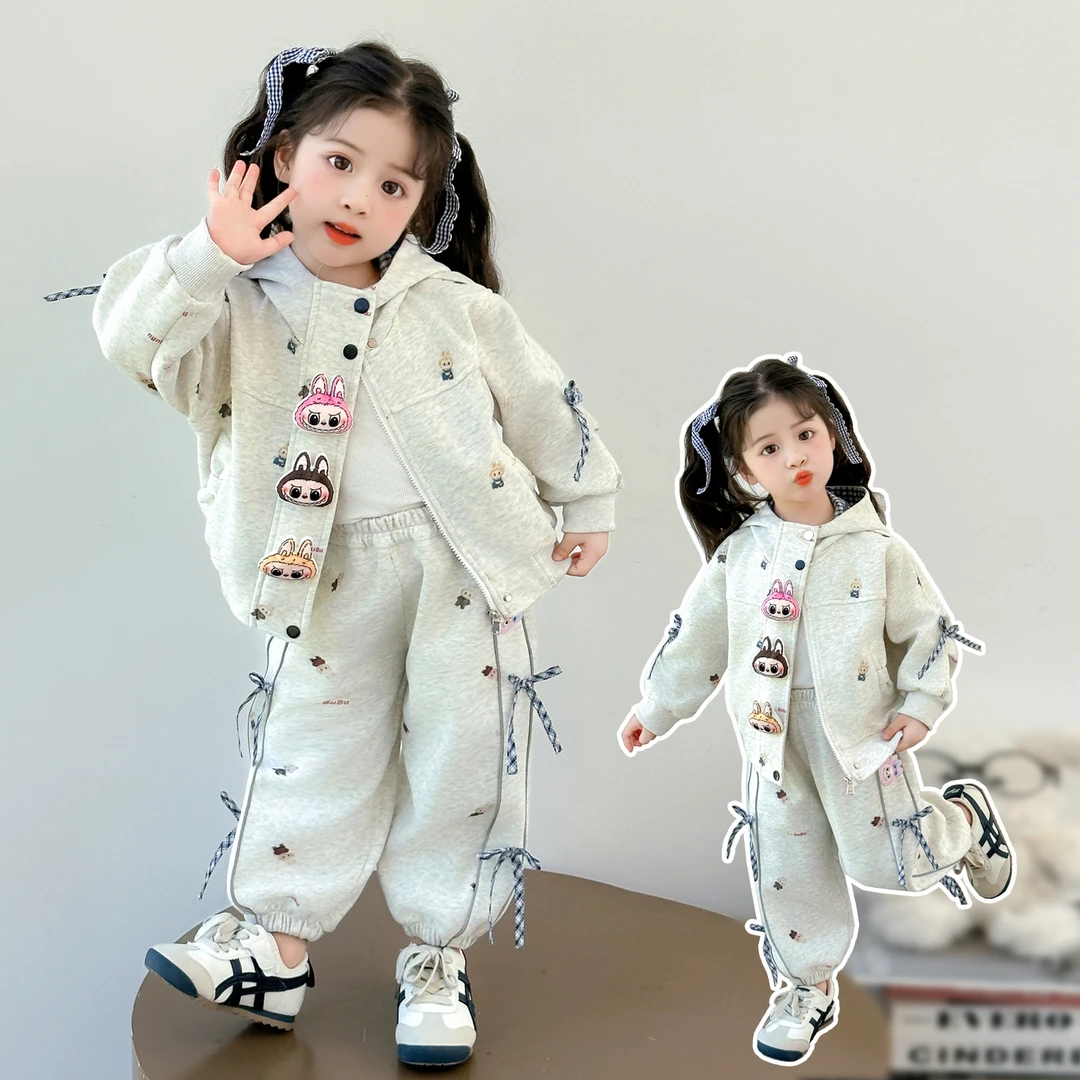 女童拉布布满印套装新款儿童秋装小女孩玩偶外套蝴蝶结卫裤两件套