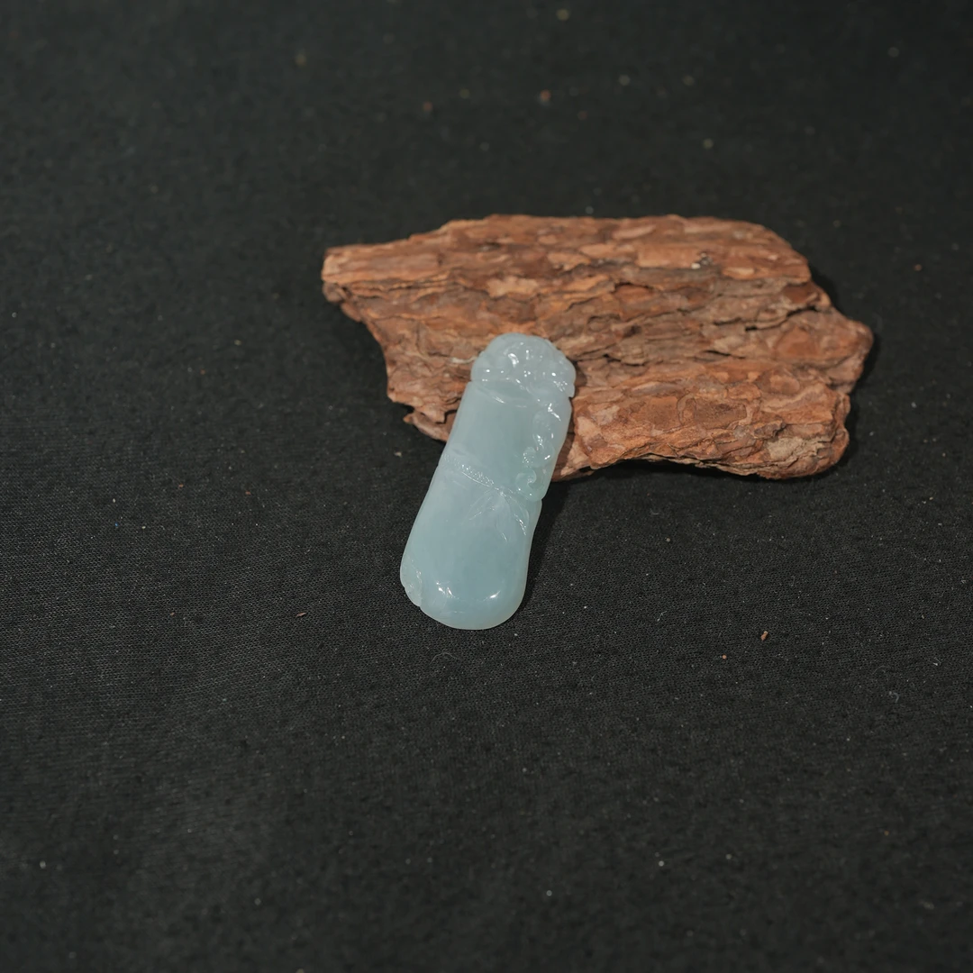 12.29香港王老板-翡翠吊坠t4304