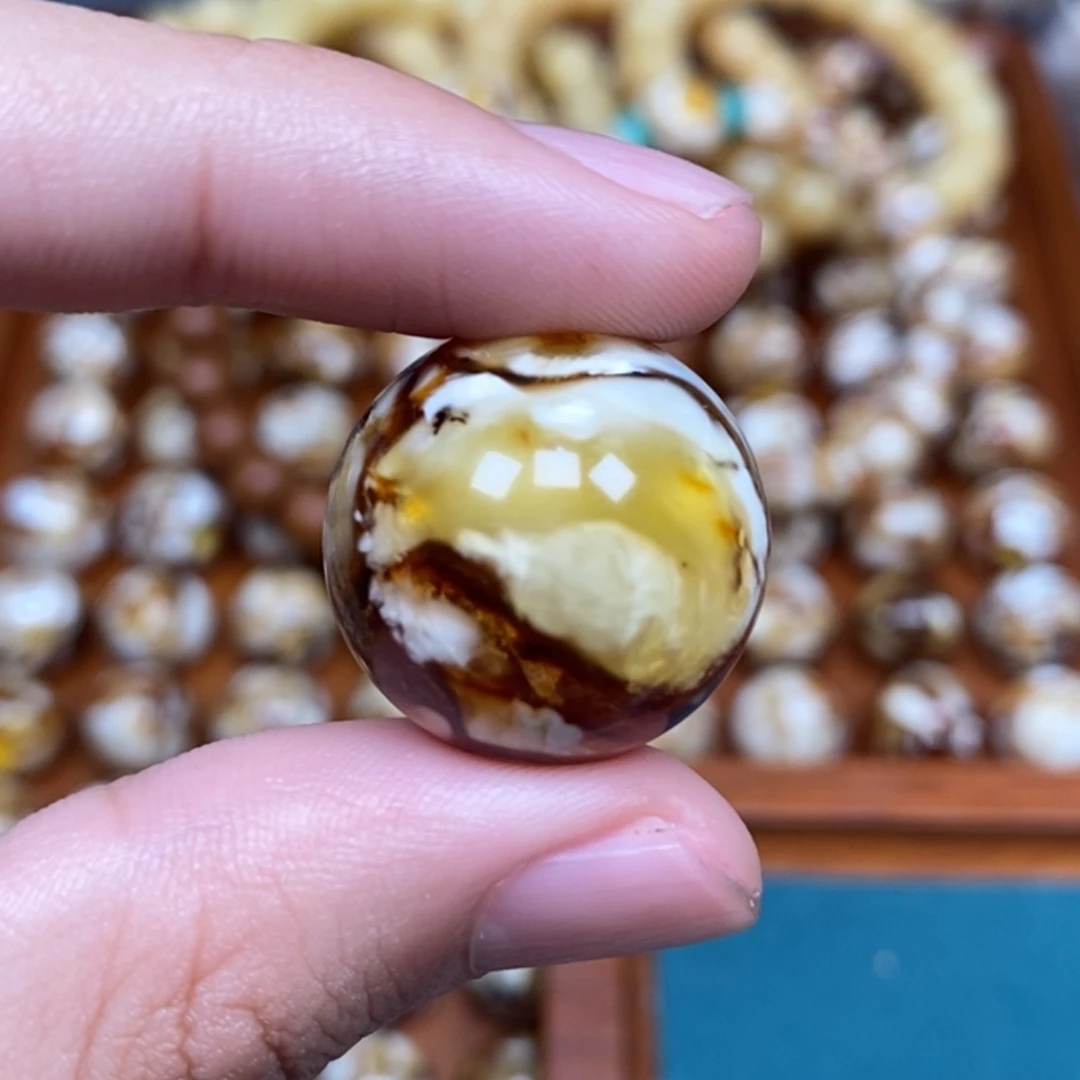 把件猴头核桃沁色圆珠老型