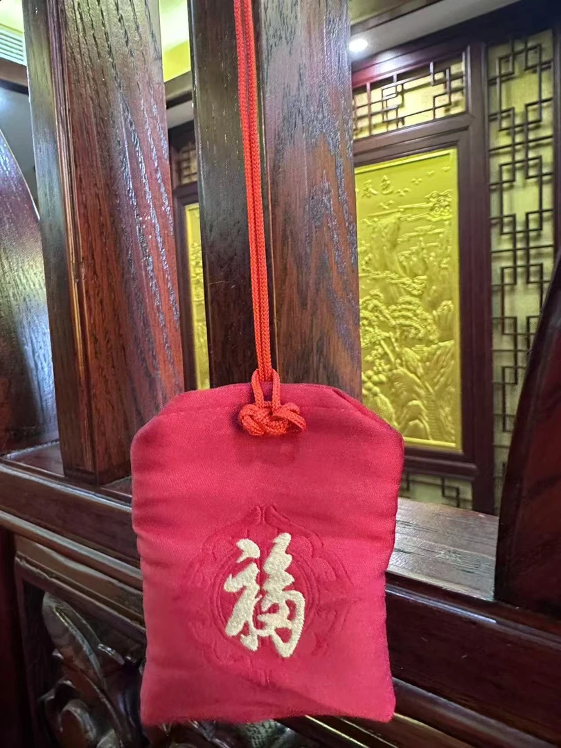 殊胜吉祥红收纳摆件