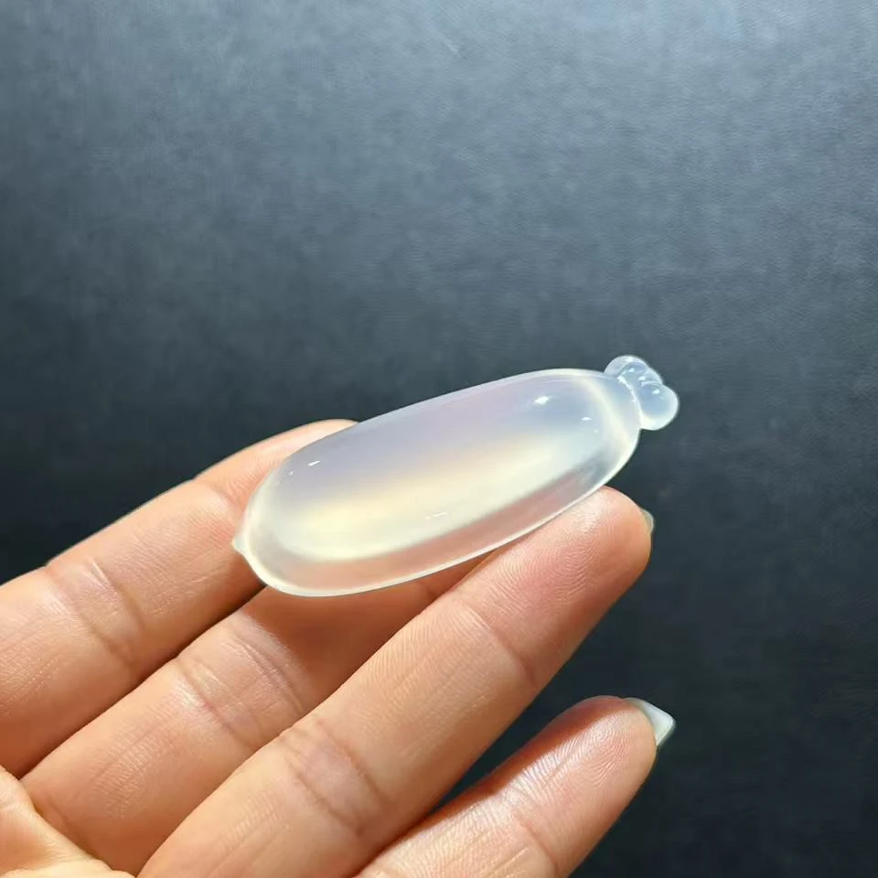 黄龙玉冰种冰透胶福瓜女款颈饰简约大气