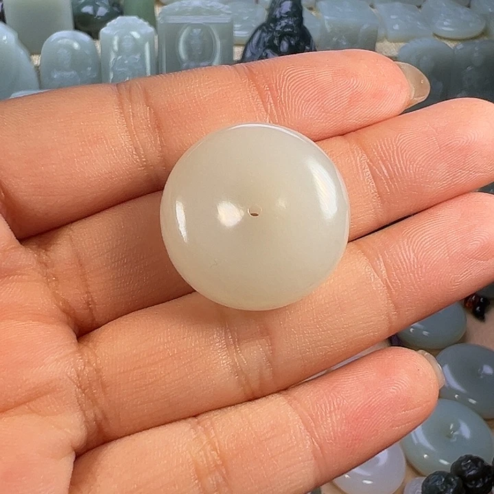 芳***和田玉未镶嵌颈饰