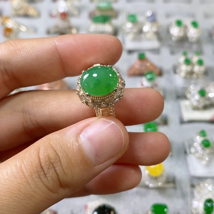 翡翠戒指未镶嵌蛋面