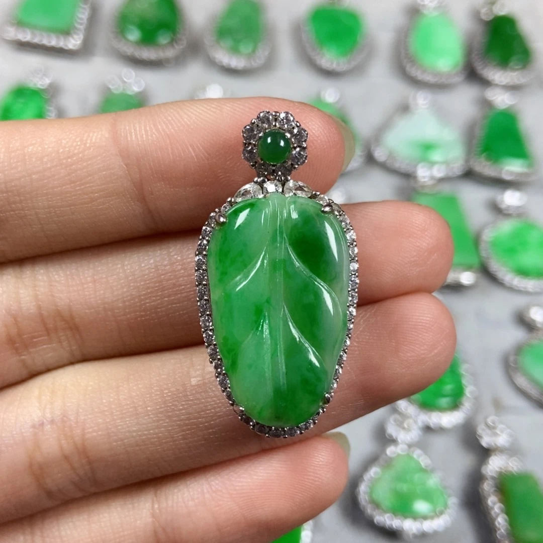 颈饰未镶嵌翡翠叶子