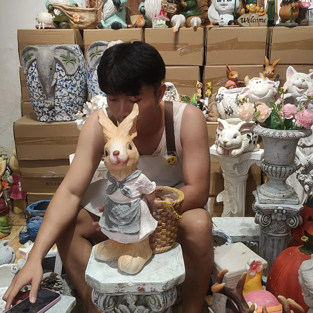 合成树脂拖筐兔子