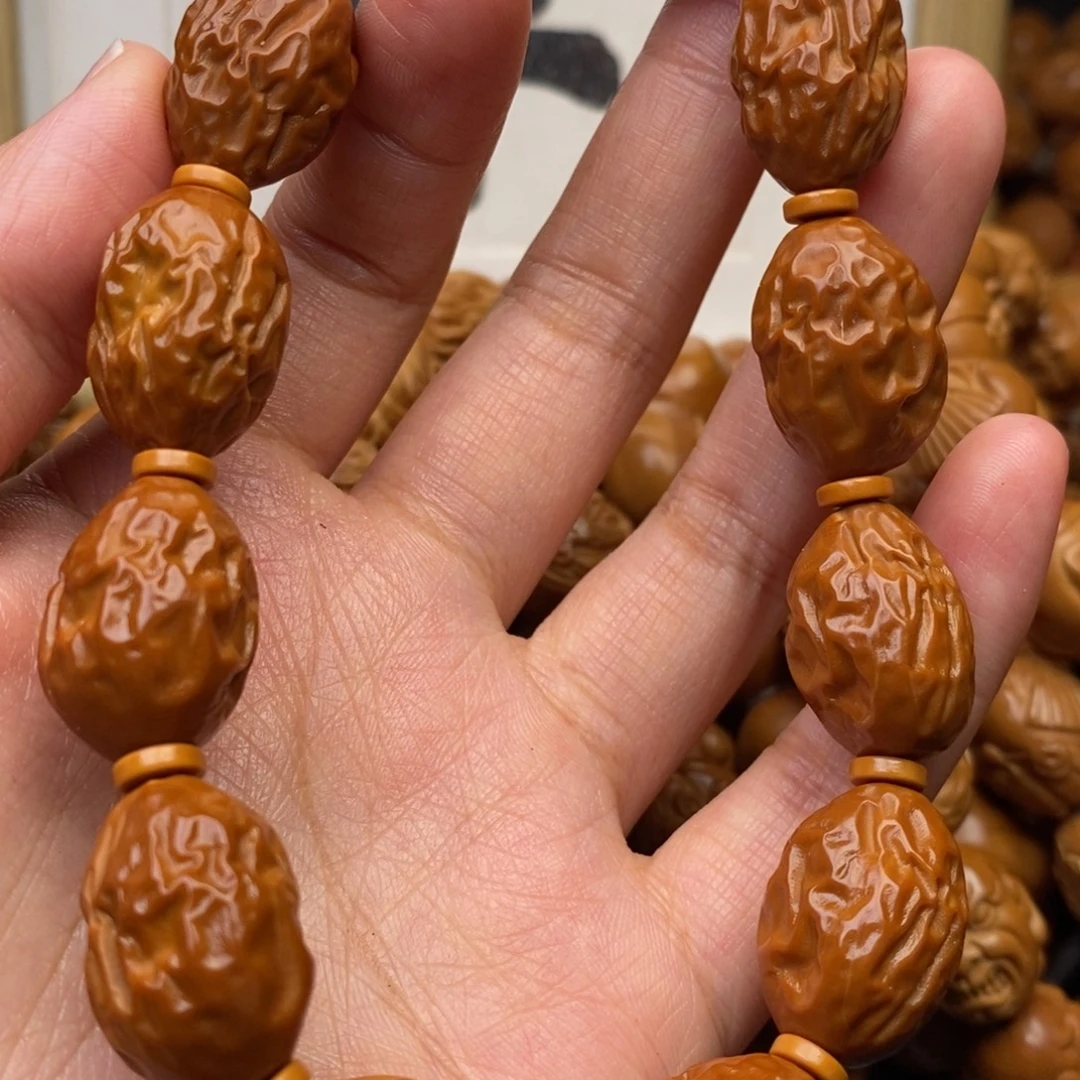 吊坠橄榄核红枣手串