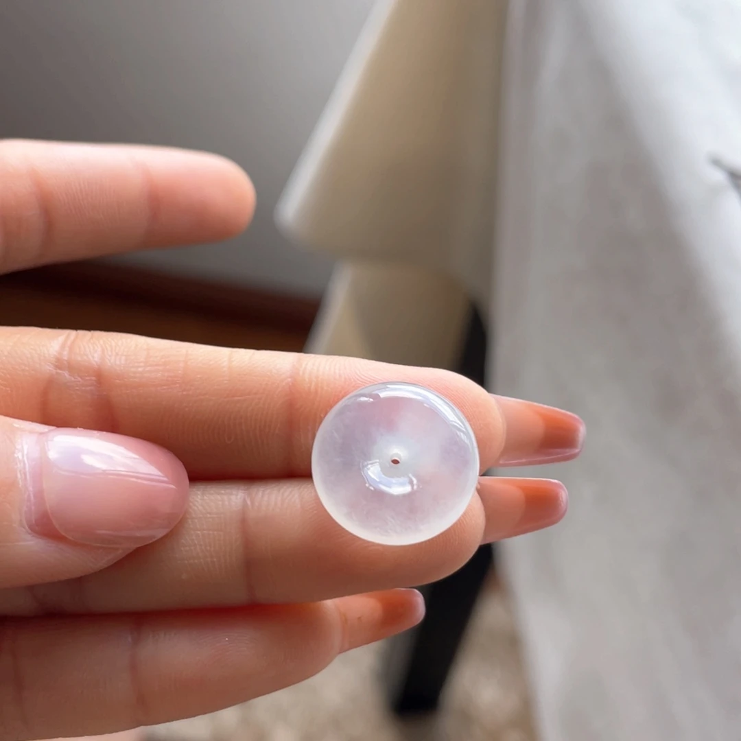 翡翠颈饰未镶嵌平安扣