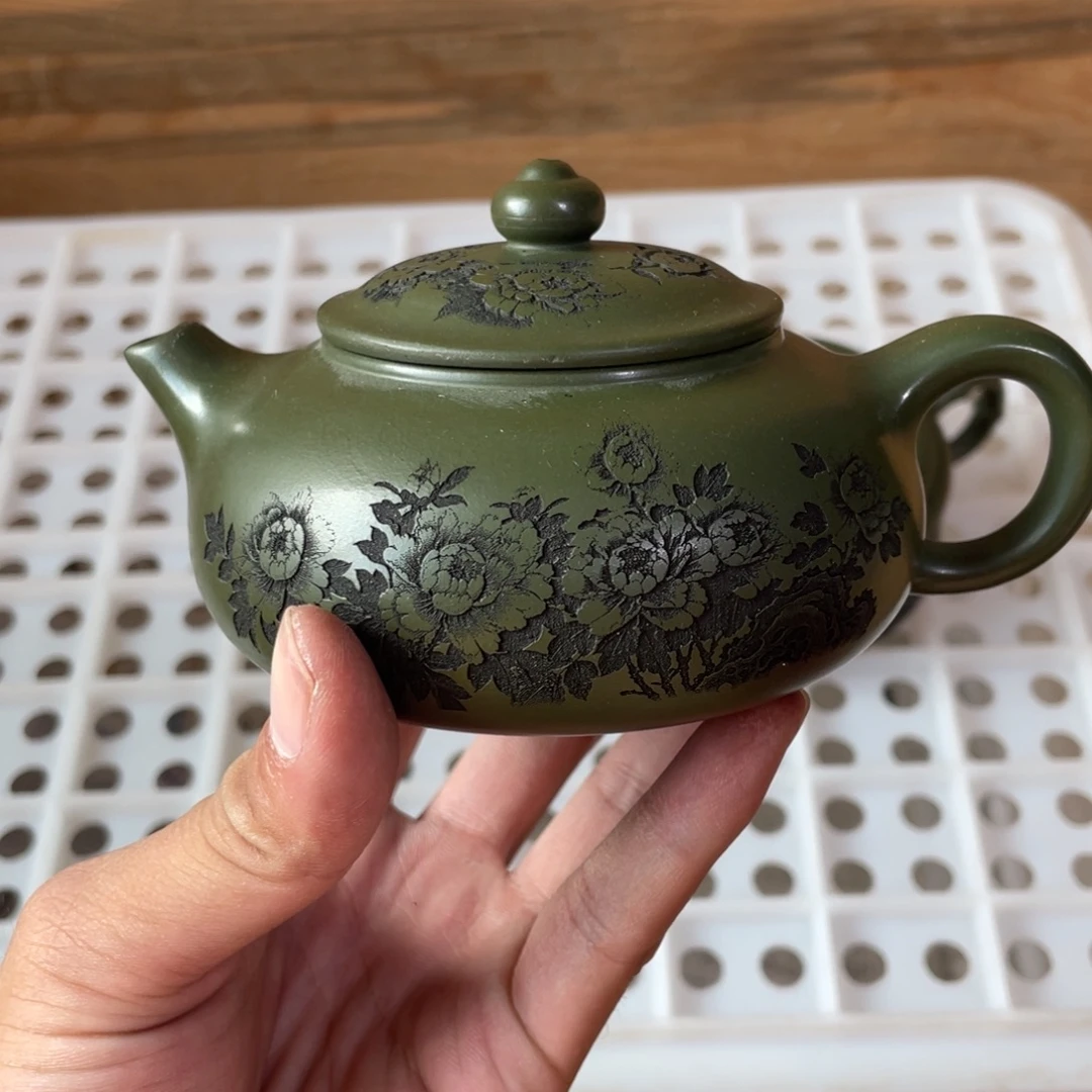 茶壶紫砂老厂紫砂壶一件。