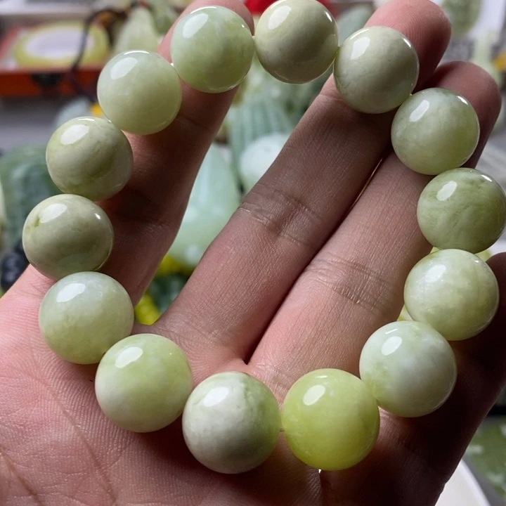 未镶嵌蛇纹石玉颈饰