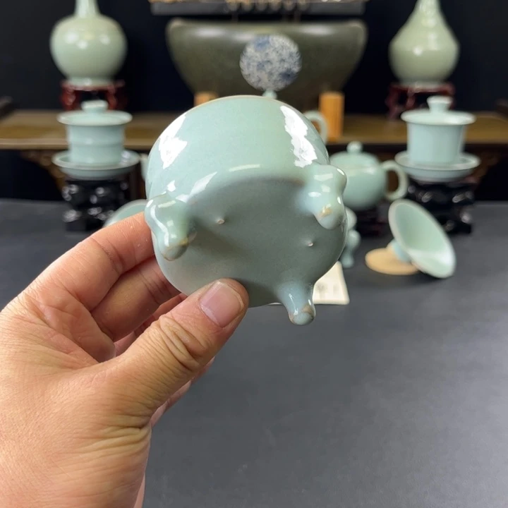 杯天青釉三足主人杯微瑕捡漏